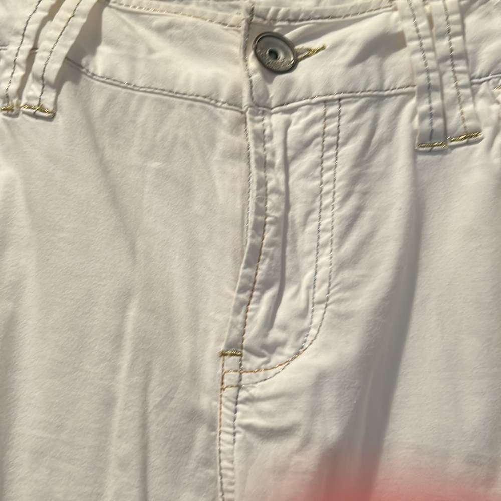 Cache Capris - Picture 5 of 10